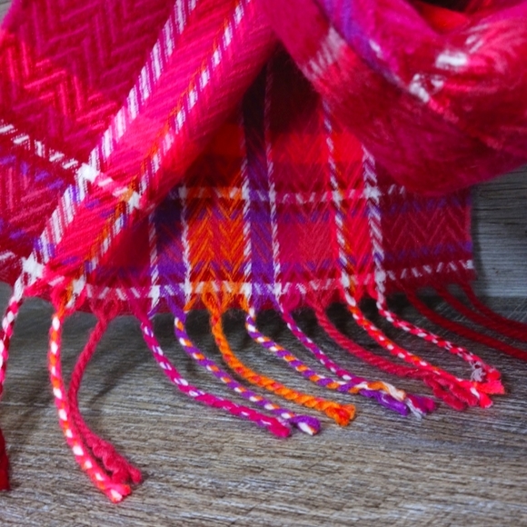 Wrap Scarf Women's One Size Pink Orange Purple Tassled Lightweight - Picture 3 of 5